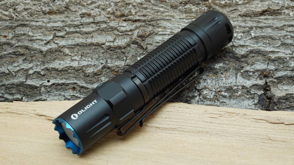 flashlightgeeks's tweet card. Wir haben die Olight M2R Pro Warrior ausführlich getestet. Erfahre HIER, wie sich diese Taktische Taschenlampe bei uns geschlagen hat.