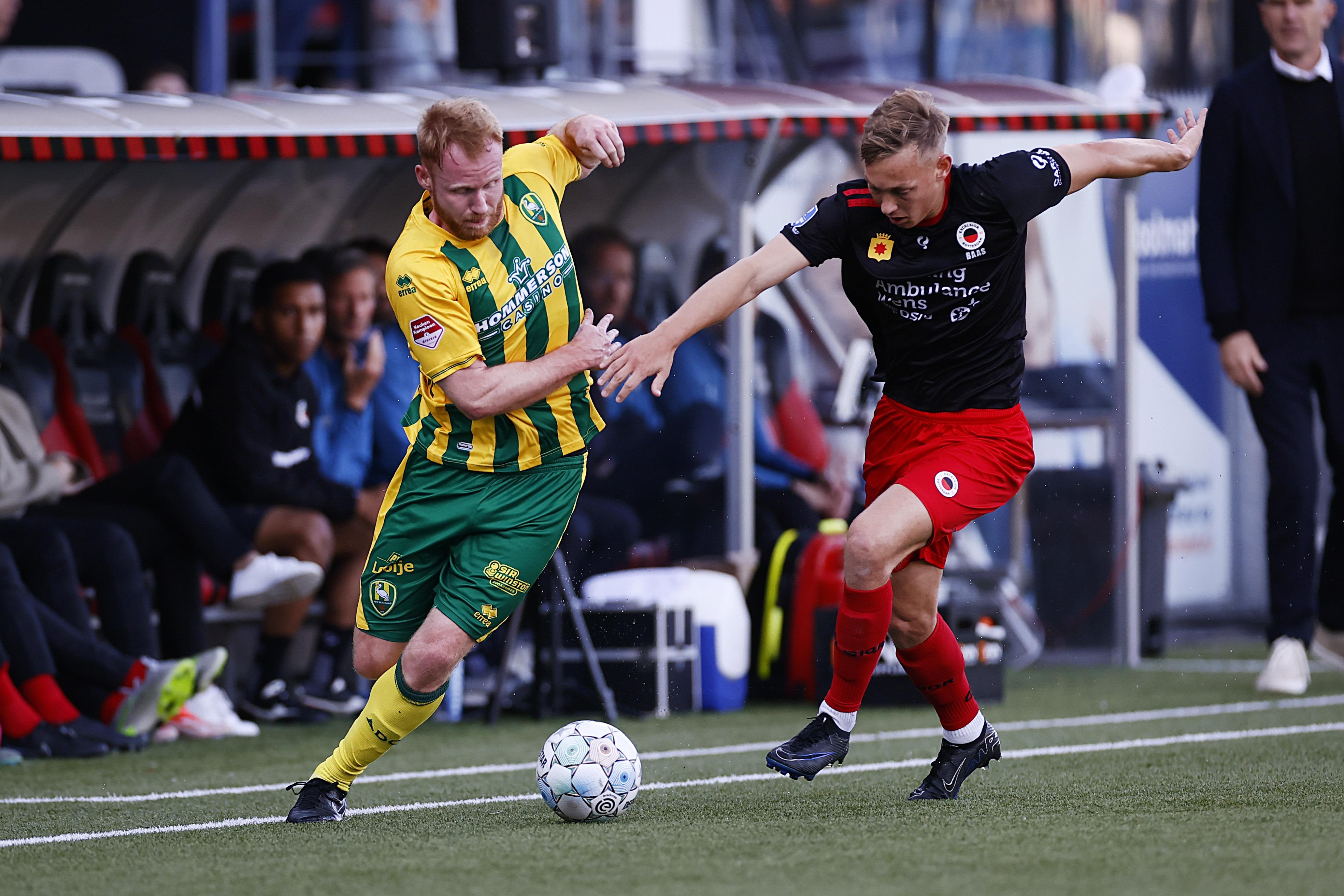 SanderVries_LC's tweet card. Jort van der Sande wordt de volgende nieuwe speler van SC Cambuur. De aanvallende middenvelder wordt vermoedelijk volgende week gepresenteerd en tekent een meerjarig contract in Leeuwarden.