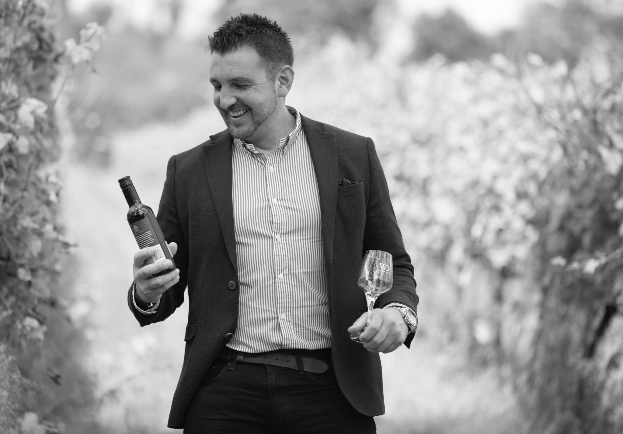 DevonBizBlog's tweet card. The Wine Dealer is a new online platform connecting UK wine lovers with expertly selected local and international wines.