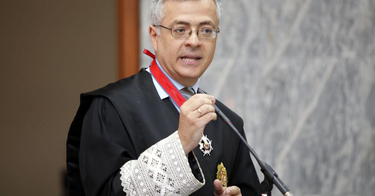 VickyRosell's tweet card. El responsable del Ministerio Público en Las Palmas, Guillermo García-Panasco, envió una nota a los medios la víspera de que comenzara la campaña electoral de 2015 anunciando que había abierto unas...
