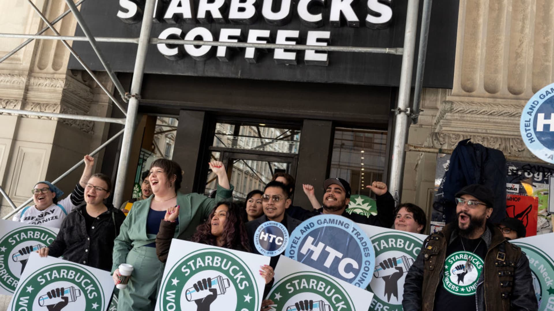 SBWorkersUnited's tweet card. Starbucks Workers United is trying to secure a contract that addresses hours and pay, among other issues.