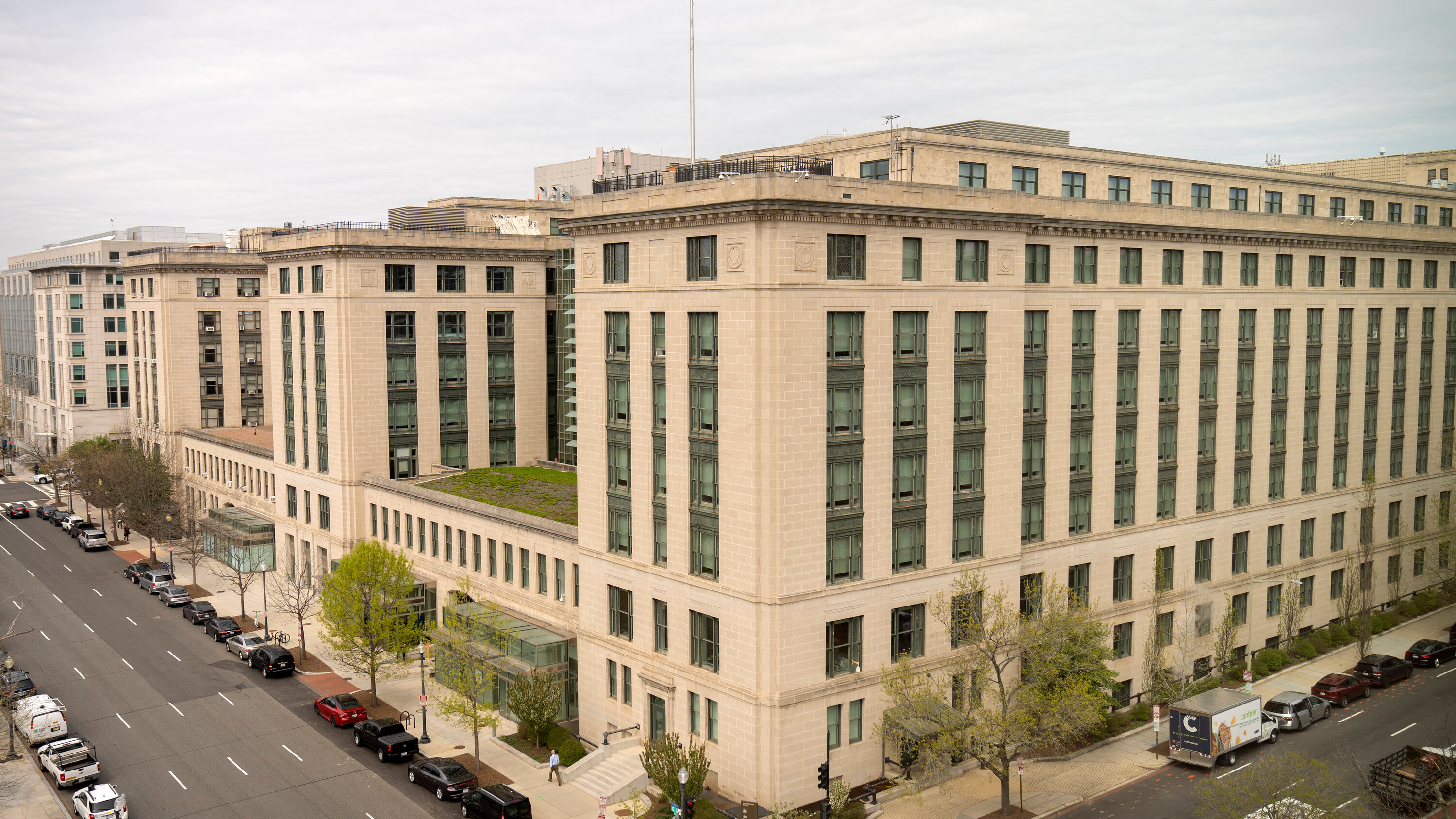SocSecBlog's tweet card. Members of a Senate panel described a haphazard working and living environment that involved transferring sensitive information to servers “without any verified security controls.”