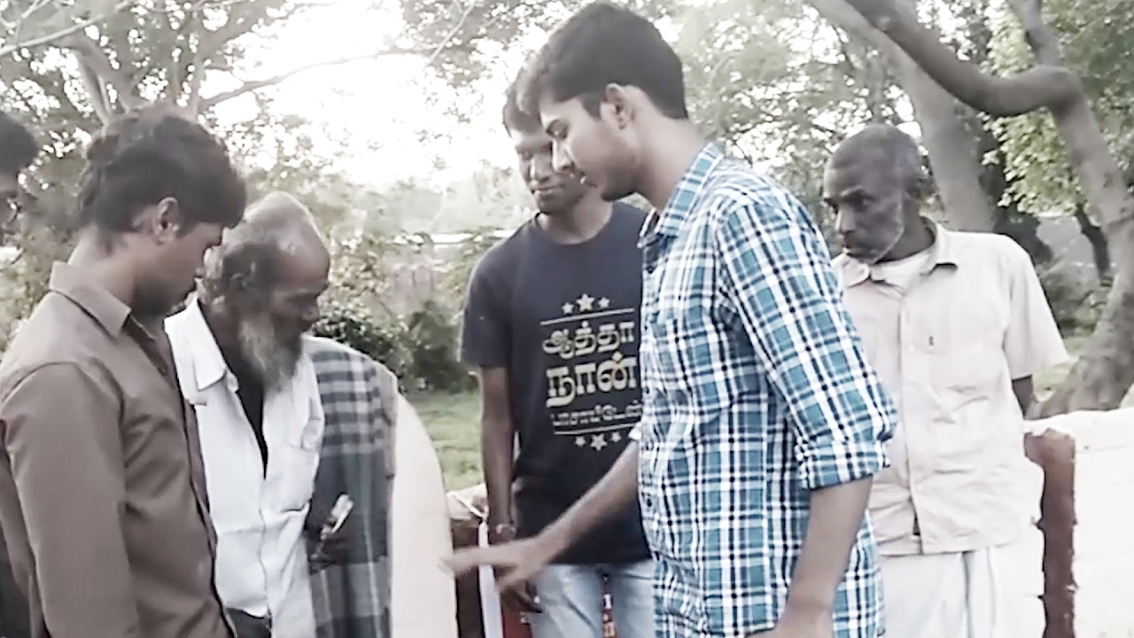 SafeModApk's tweet card. మీకు మానవత్వం మీద నమ్మకం ఉందా?This Video Will Restore Your Faith In...