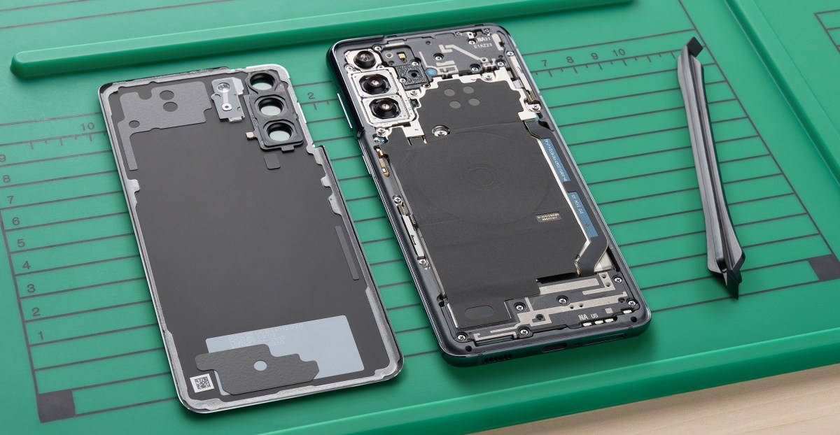 nProctor's tweet card. “Samsung does not seem interested in enabling repair at scale.”