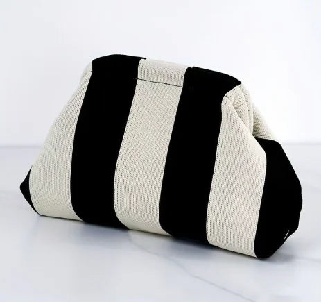 coding_jonny's tweet card. Lightweight and stylish woven bag with a cloud-like softness.Perfect for daily commutes, storage, and effortless all-season pairing.