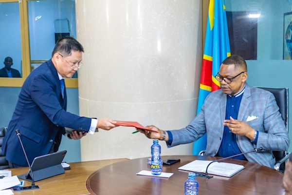 numericocd's tweet card. La société Esengo Towers prévoit d’investir 179 millions de dollars sur quatre ans pour construire 1 000 tours de télécommunication à travers la République démocratique du Congo (RDC) avec l’objectif...