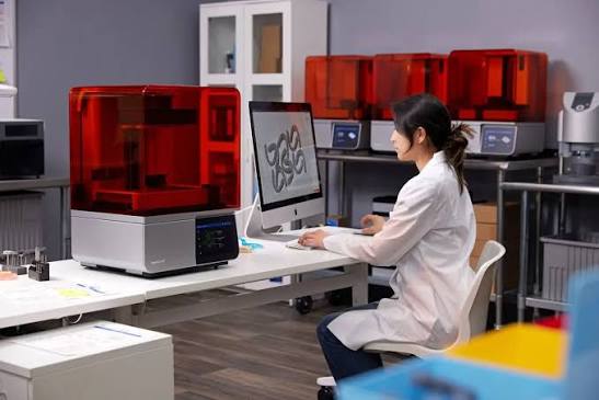 bectcomputing's tweet card. Discover how Formlabs 3D printers like the Form 4B empower dentists. Learn what to print, which resins to use, and how to scale your digital dental practice.