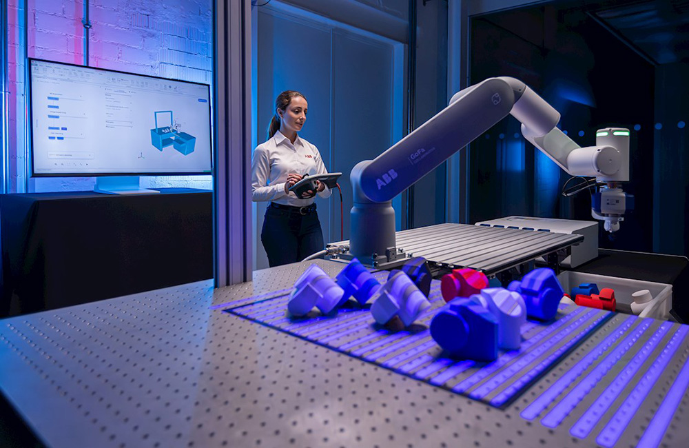 iotguide's tweet card. OmniCore EyeMotion reduces commissioning by up to 90% compared with custom solutions, claimed ABB Robotics.
