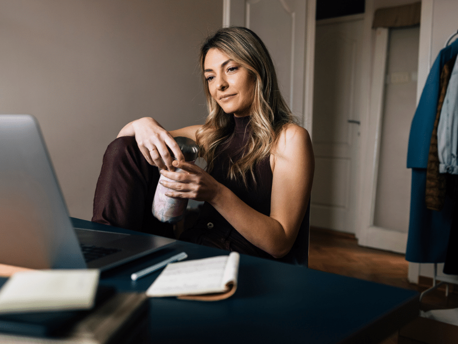 RingCentral's tweet card. Highlights: Managing a hybrid work team will be a lot different than a remote or onsite team. 57% of successful businesses during the pandemic created new