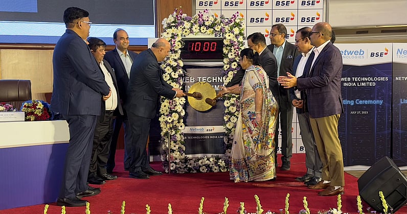 finbiz24's tweet card. Netweb Technologies plans to export high-end computing servers to Europe, Middle East, and the US, aiming to create 200 jobs and expand its manufacturing units, with a focus on artificial intellige...
