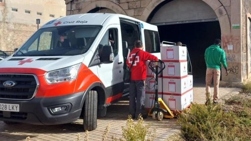 comandogdev's tweet card. Des dels diversos ajuntaments i entitats de la comarca s'han impulsat xarxes de col·laboració i recollida d'aliments, roba i altres objectes necessaris per traslladar-los a la Comunitat Valenciana