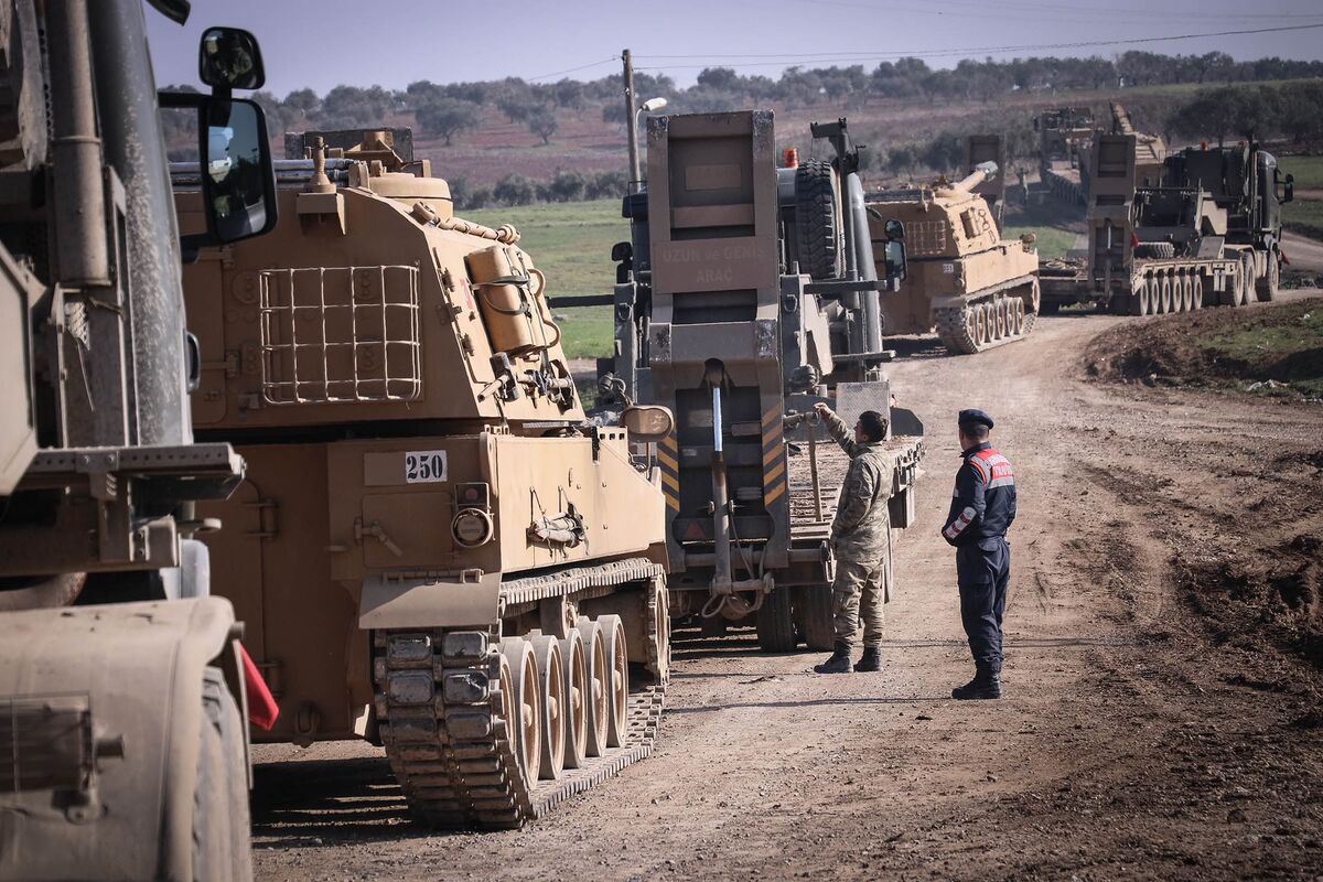 vvanwilgenburg's tweet card. Turkey plans to supply military equipment to Syria and conclude a deal that would allow it to target Kurdish militants operating along the entire Syrian border, Turkish officials said.