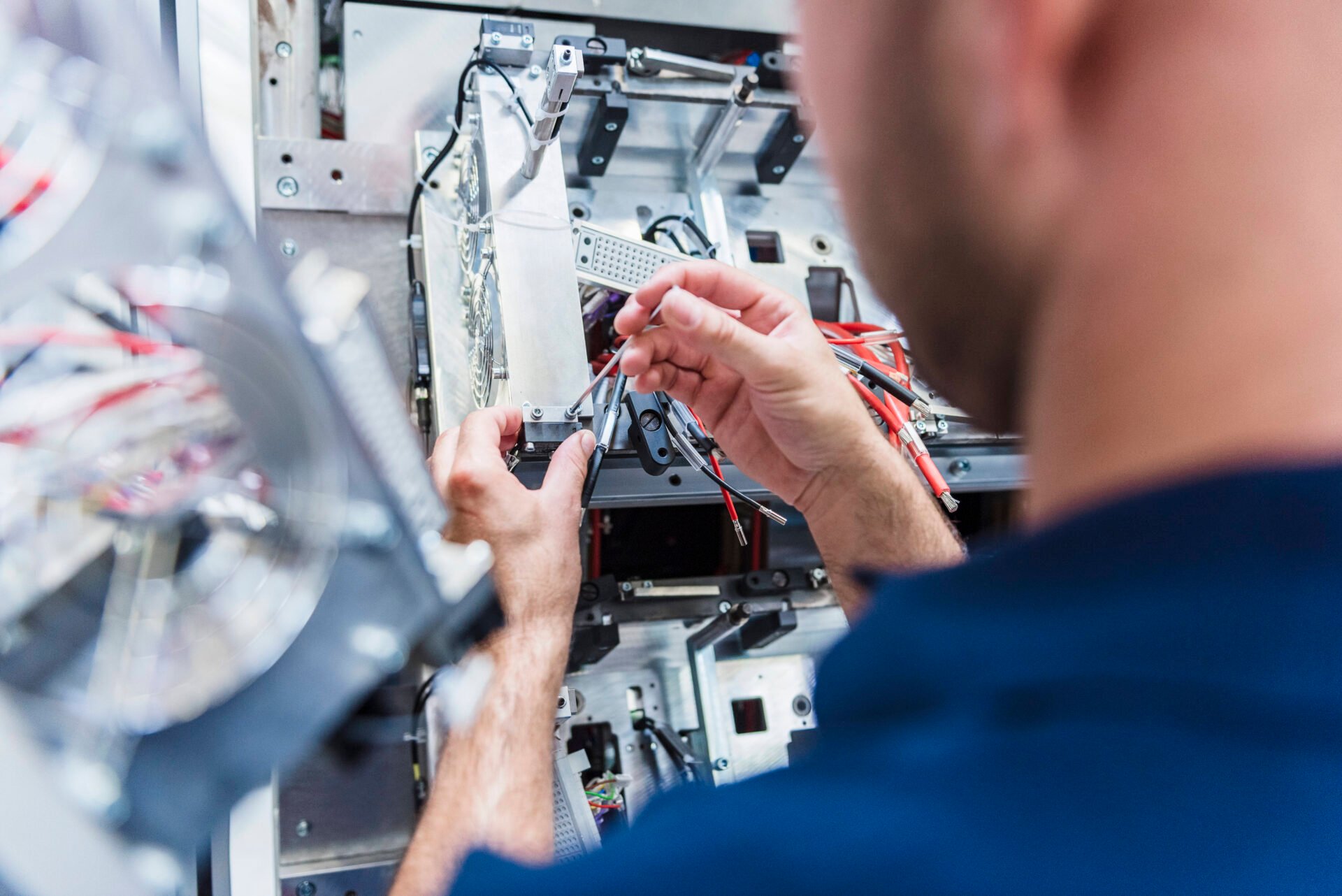 ThomKolbe's tweet card. Der Maschinenbau gilt als Herz der deutschen Industrie – als Jobmotor, Exportstütze und Innovationsquelle. Doch die Branche rutscht weiter ab und verzeichnet einen massiven Produktionsverlust. Ihr...