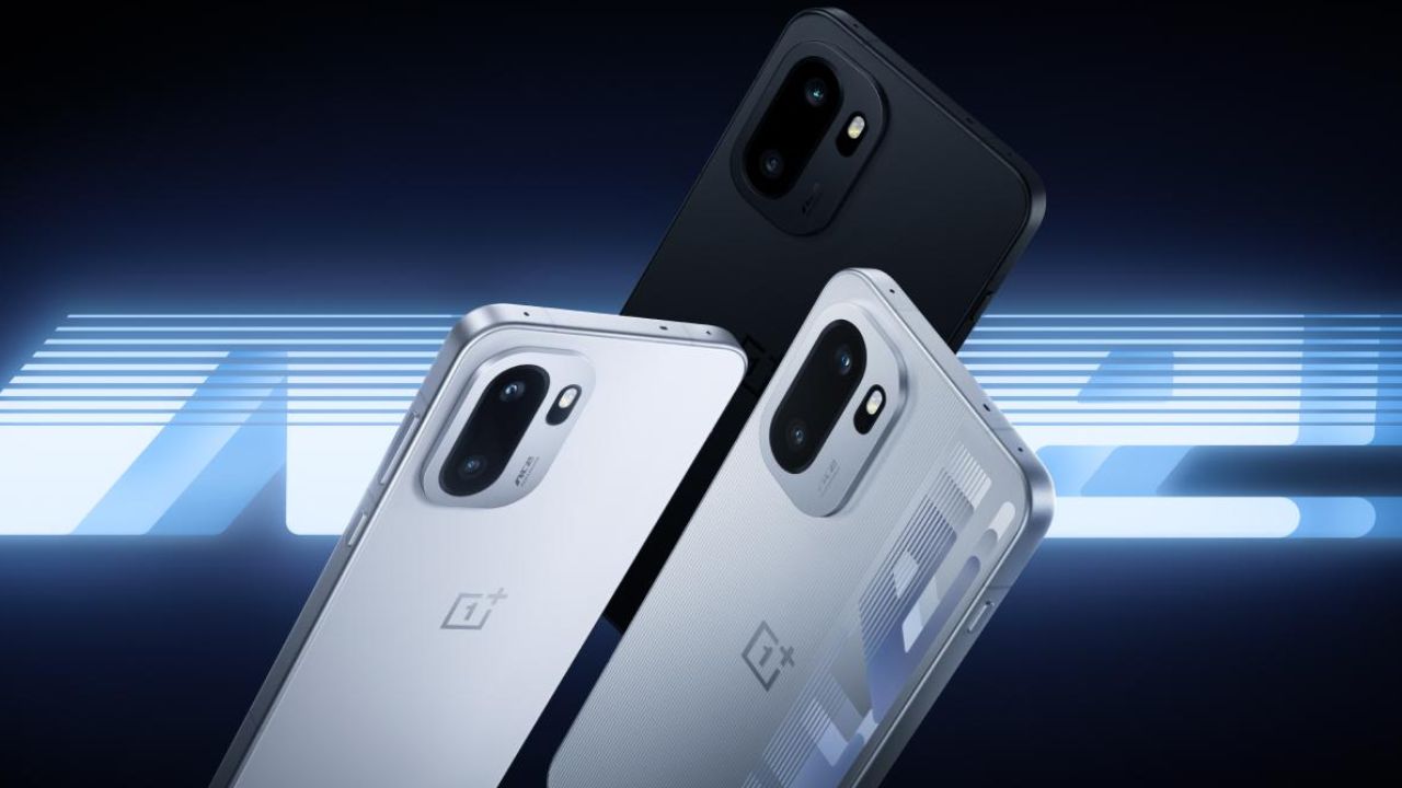 TechHounder's tweet card. The OnePlus Ace 6 is set to launch on October 27, 2025, featuring a major design overhaul with a dual rear camera setup and bold new.