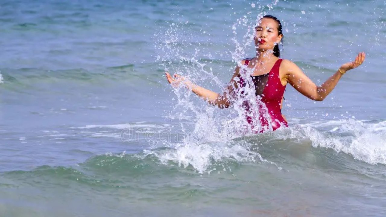 NewsJust97938's tweet card. Bikinis: సంస్కృతి, సాంప్రదాయాలు, మతపరమైన పద్ధతుల వల్ల కొన్ని దేశాలు , ప్రాంతాలు బికినీలు, స్విమ్ సూట్స్ ధరించడంపై కఠినమైన నిషేధాలను విధించాయి