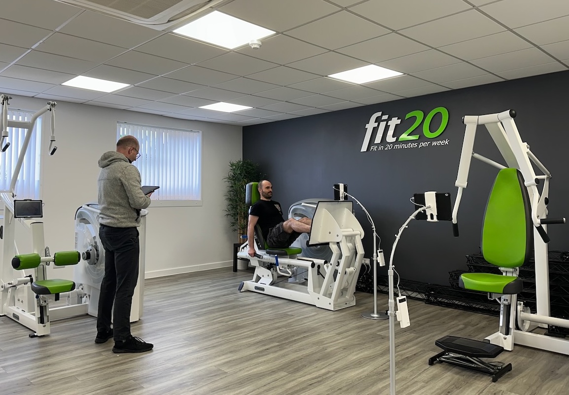 DevonBizBlog's tweet card. Devon Business News talks to Peter Eggleston, the new General Manager of fit20’s Exeter and Torquay studios.