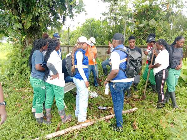 CodechocoCar's tweet card. CODECHOCÓ realizó una jornada de capacitación y recolección de Caracol Africano en el corregimiento de Playa de Oro, municipio de Tadó.