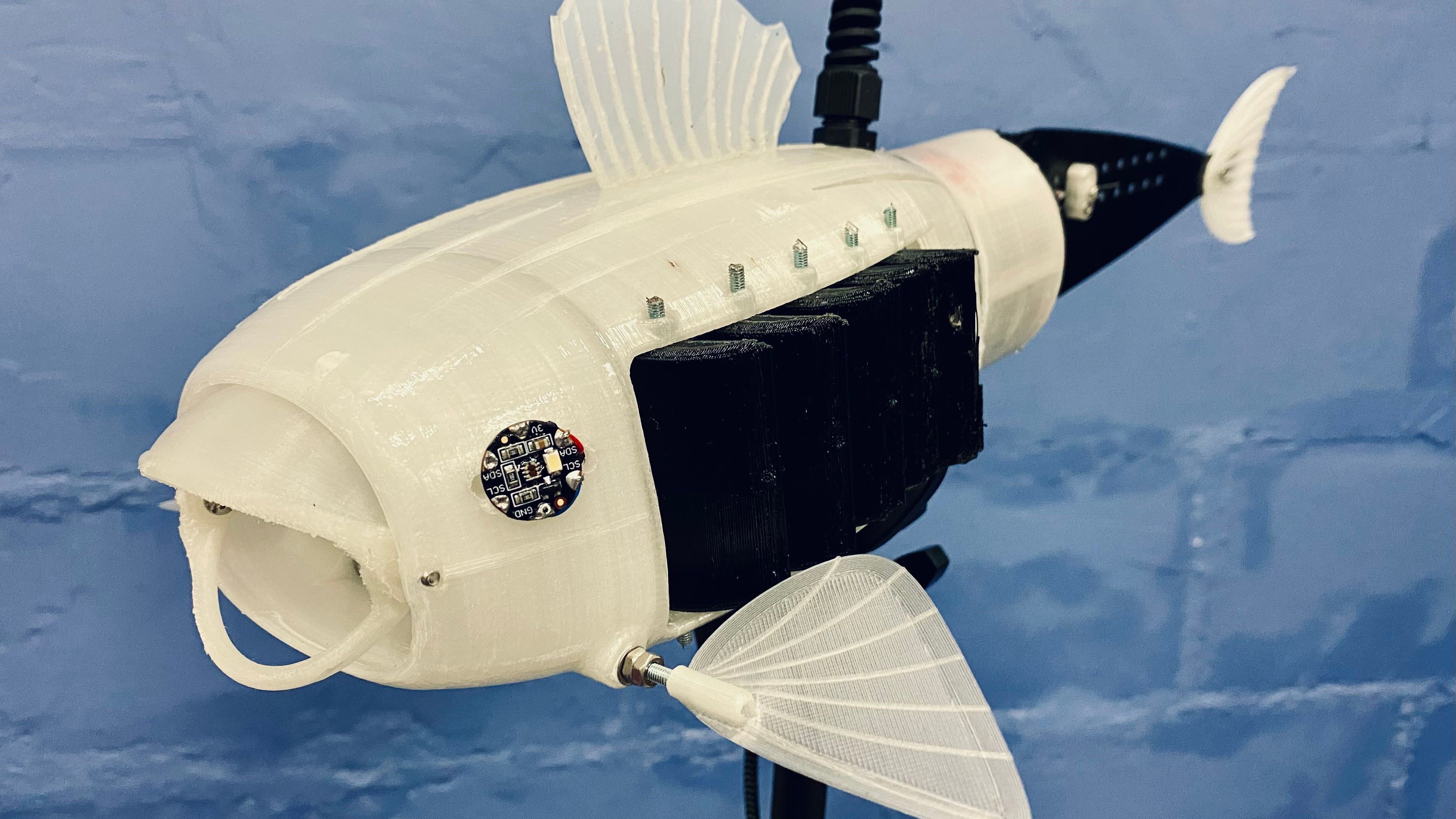 MicrochipMakes's tweet card. This plastic-eating, self-powered robotic fish could mark the beginning of a new era in environmental cleanup, in which technology doesn’t just consume energy but gives some back to the planet.