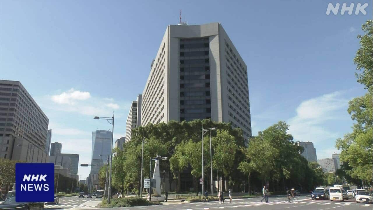 nhk_news's tweet card. 【NHK】全国でクマによる被害が相次ぐ中、警視庁は警察官の拳銃ではクマを駆除できない可能性が高いとして、使用には十分注意するよう都