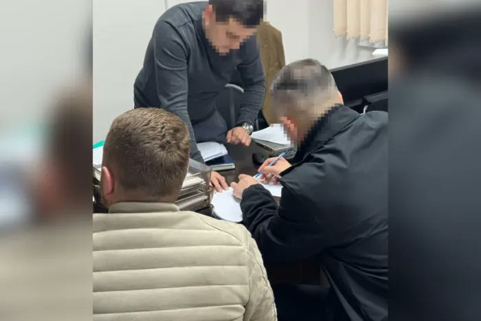 DniproLand's tweet card. Мобілізував «на папері» 17 бійців: на Прикарпатті за матеріалами ДБР судитимуть посадовця ТЦК