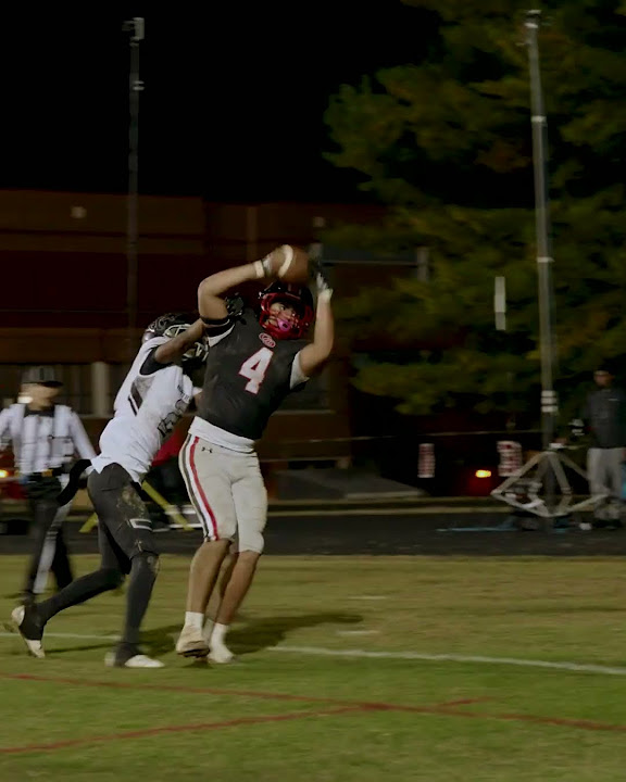 ModeratelyMoco's tweet card. You Won’t Believe This Last Second Touchdown!