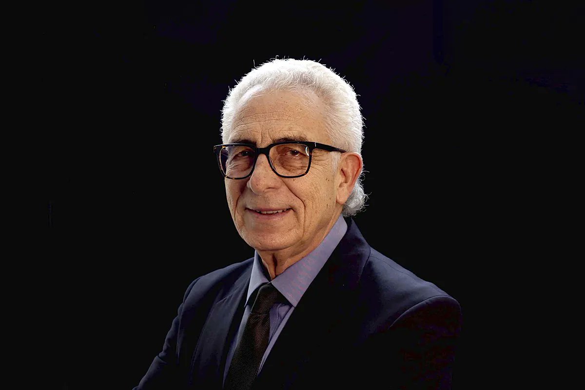 jenroma27's tweet card. El mismo mes que Ernesto Zedillo asumió la Presidencia de México, en diciembre de 1994, estalló en el país una grave crisis económica y financiera. Culminaba así un año...