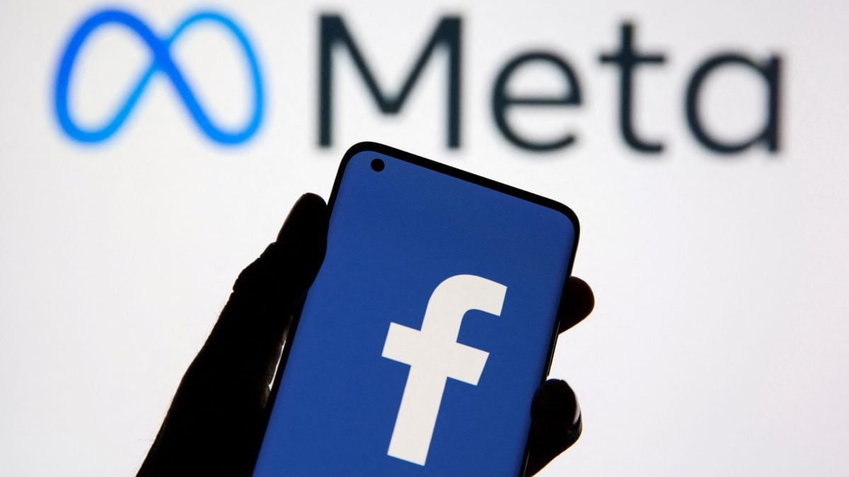 codeblackmy's tweet card. Meta's new Facebook feature uses AI to scan unpublished photos in user camera rolls, raising concerns about data use and AI training.