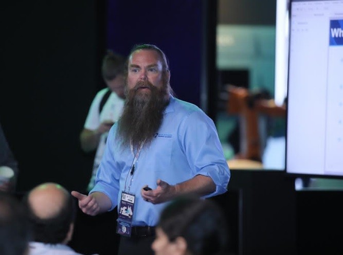KBennett5280's tweet card. The history of the past half-century of technological development has been one of decentralization. To properly understand decentralization, it might be helpful to first define its counterpart:...