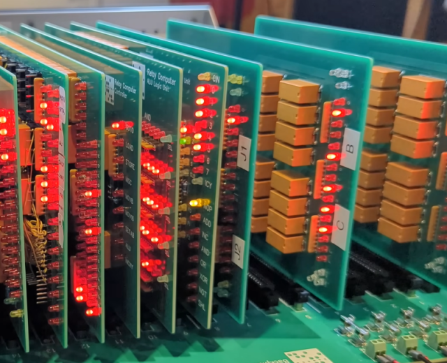 hackaday's tweet card. When we first saw [DiPDoT’s] homebrew computer, we thought it was an Altair 8800. But, no. While it has a very familiar front panel, the working parts are all based on relays. While it isn…