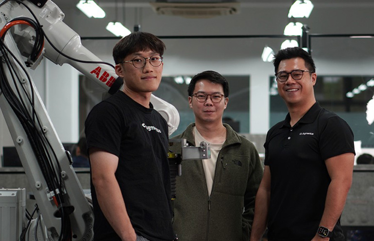 iotguide's tweet card. Augmentus is offering 3D scanning and AI-driven path planning, expanding its network across Asia-Pacific and North America.