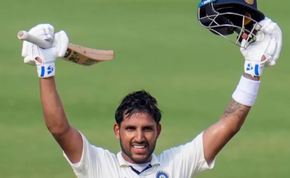 NDTVSportsHindi's tweet card. Ind vs Wi 1st test: ध्रुव जुरेल ने शुक्रवार को करियर का पहला शतक जड़ा, तो कई ऐतिहासिक रिकॉर्ड भी अपने आम जमा हो गए