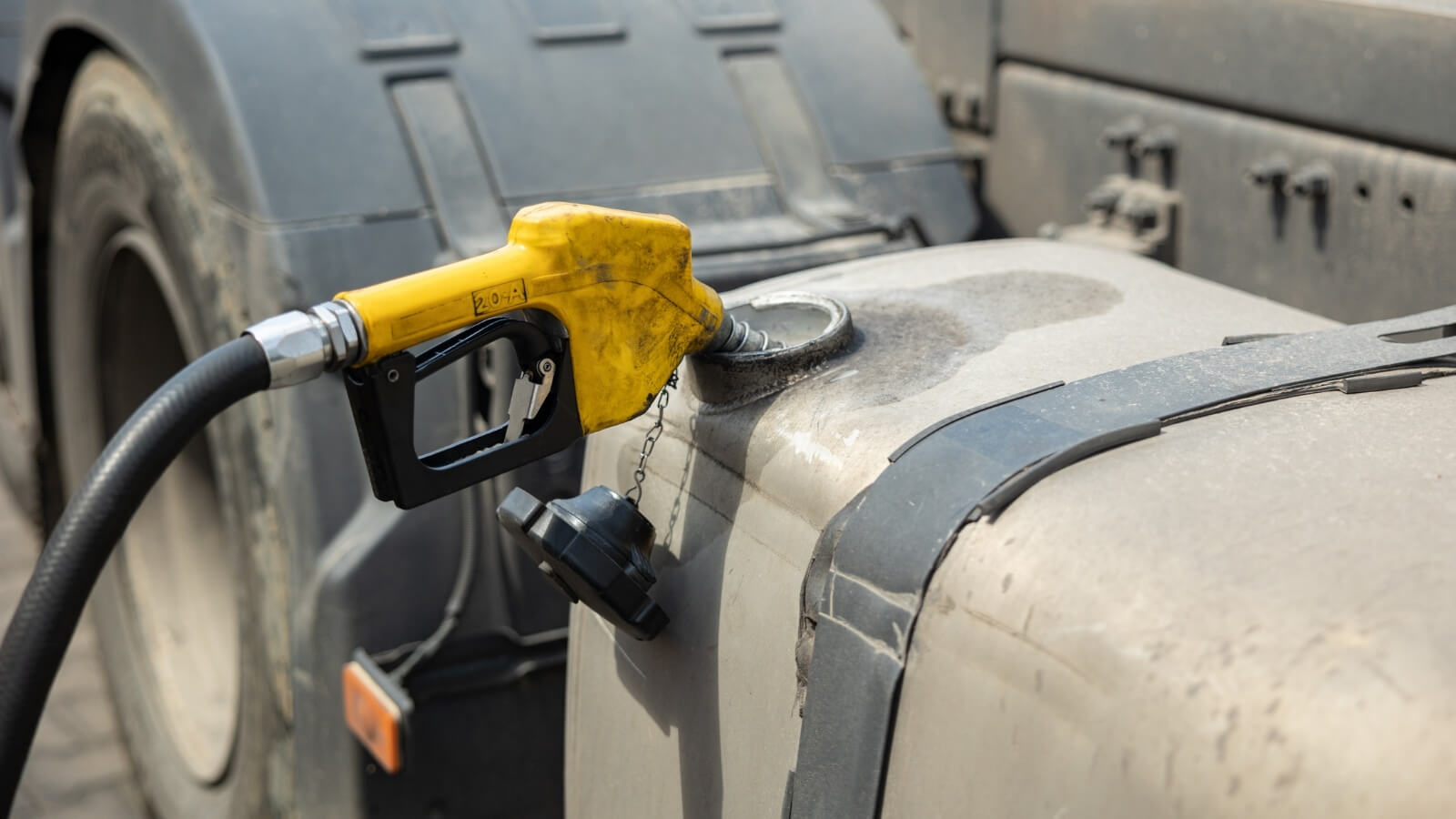 TrackemGPS's tweet card. Boost fleet efficiency and cut fuel costs with GPS tracking. Get real-time insights on usage, idling, and driver behavior to optimize operations.