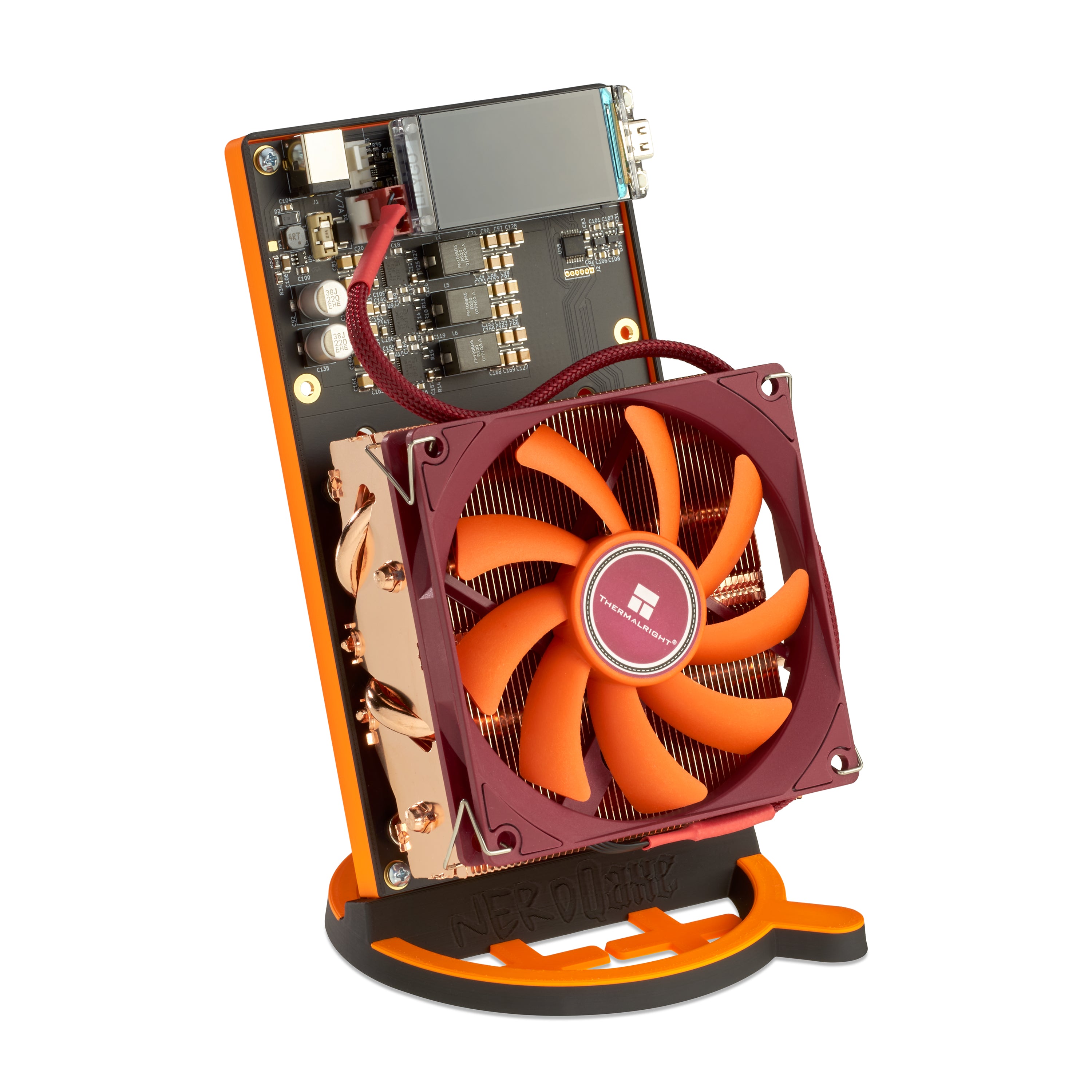 solo_mining's tweet card. Vier Chips, doppelte Power: Der NerdQaxe ++ setzt auf 4× BM1370-ASICs aus dem Antminer S21 Pro und erreicht rund 4,9 TH/s (4896 GH/s) bei einer Effizienz von etwa 15–16 W/TH – das sind nur ~75 W...