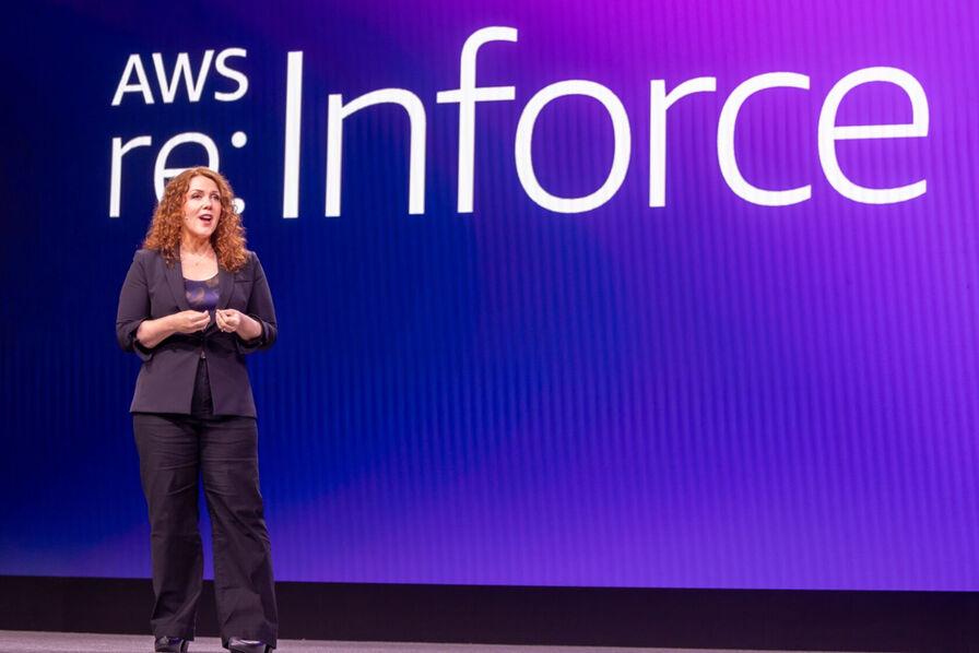 RLDI_Lamy's tweet card. Amazon Web Services vient de dévoiler une série de nouveautés pour renforcer la sécurité dans le cloud en permettant aux équipes SOC...-Intelligence artificielle