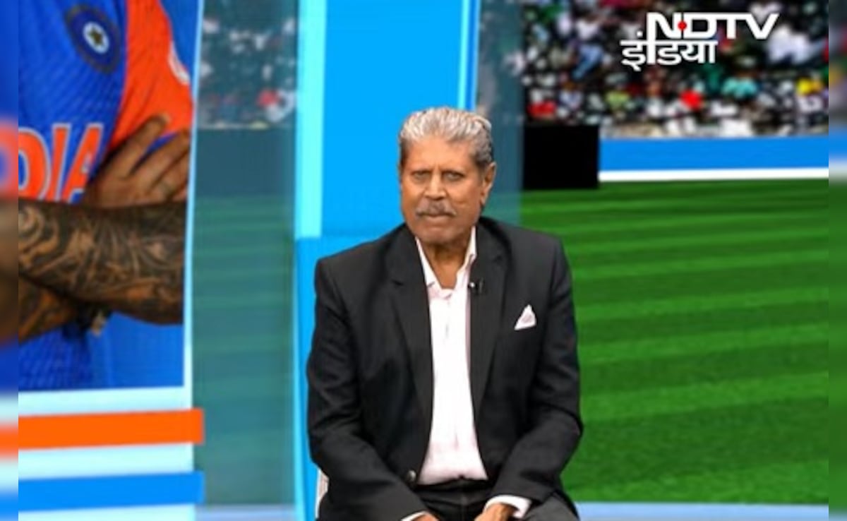 NDTVSportsHindi's tweet card. Kapil Dev Statement on Team India: एशिया कप फाइनल से पहले कपिल देव ने टीम इंडिया को लेकर कहा कि सूर्या एंड कंपनी ने पूरे टूर्नामेंट में डॉमिनेट किया है. दूसरी तरफ श्रीलंकाई टीम से बेहतर प्रदर्शन की...