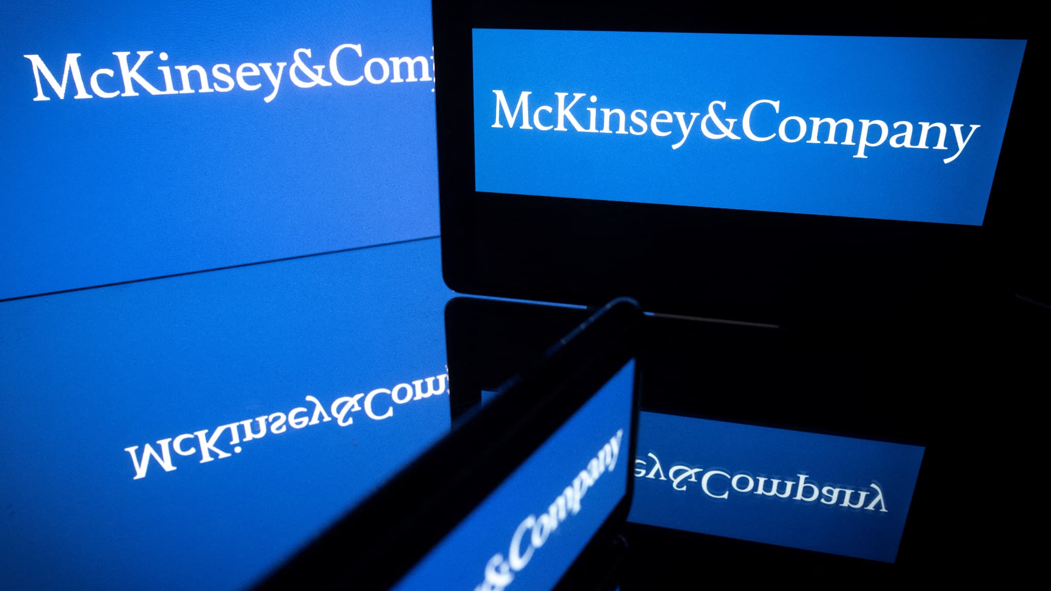 FlashcodeNo007's tweet card. Une perquisition a lieu ce mardi au siège français de McKinsey, à Paris, dans le cadre d'une enquête du Parquet national financier sur des soupçons d'optimisation fiscale.