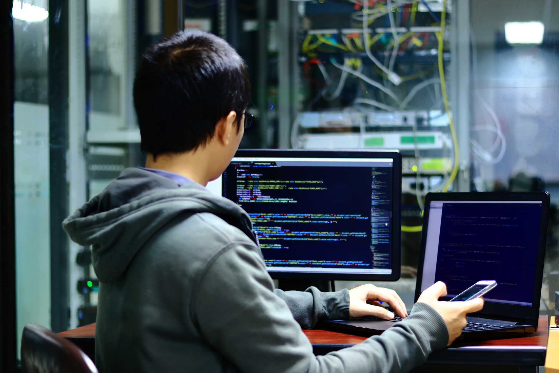 YohCorporate's tweet card. Explore the key differences and similarities between an embedded software engineer and a firmware engineer to make an informed hiring decision.