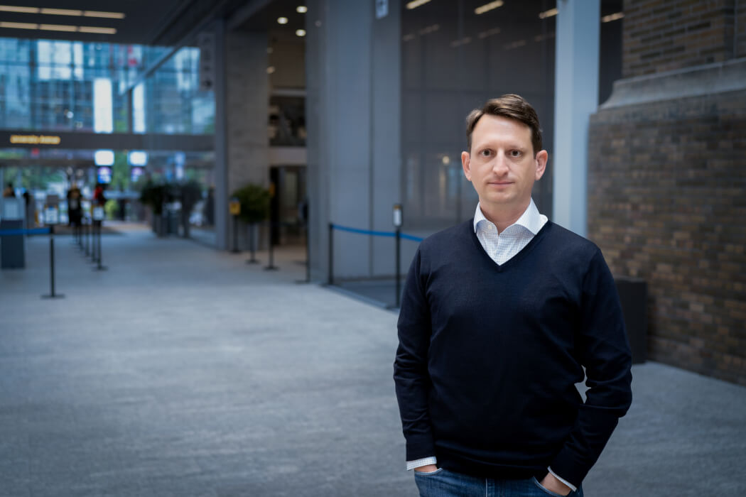 DecoderDotCa's tweet card. Toronto-based Radical Ventures has closed a $900 million fund to back early-stage artificial intelligence startups globally. The new fund replaces the firm’s 2023 vehicle and marks Radical’s sixth...