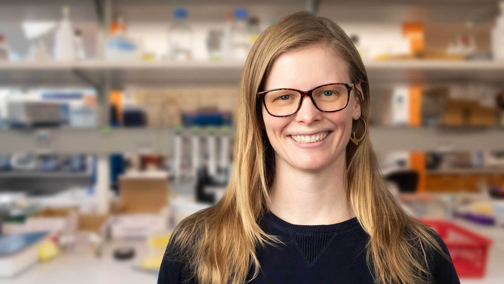 CSHL's tweet card. Over 600,000 people in the United States are living with kidney or renal pelvis cancer. This year, over 80,000 new patients will be diagnosed. Could the speckles inside a tumor cell nucleus one day...