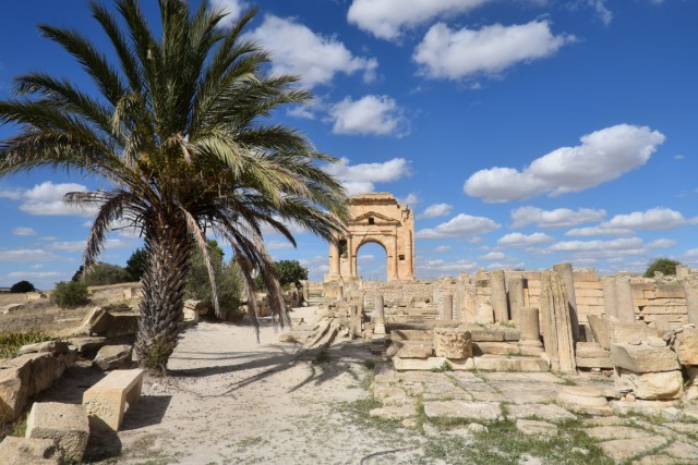 carolemadge's tweet card. The archaeological site of Makthar (Mactaris) is situated on a high plateau in central western Tunisia, on the northern edge of the Tunisian ridge. Originally a 5th-century BC Numidian settlement, …