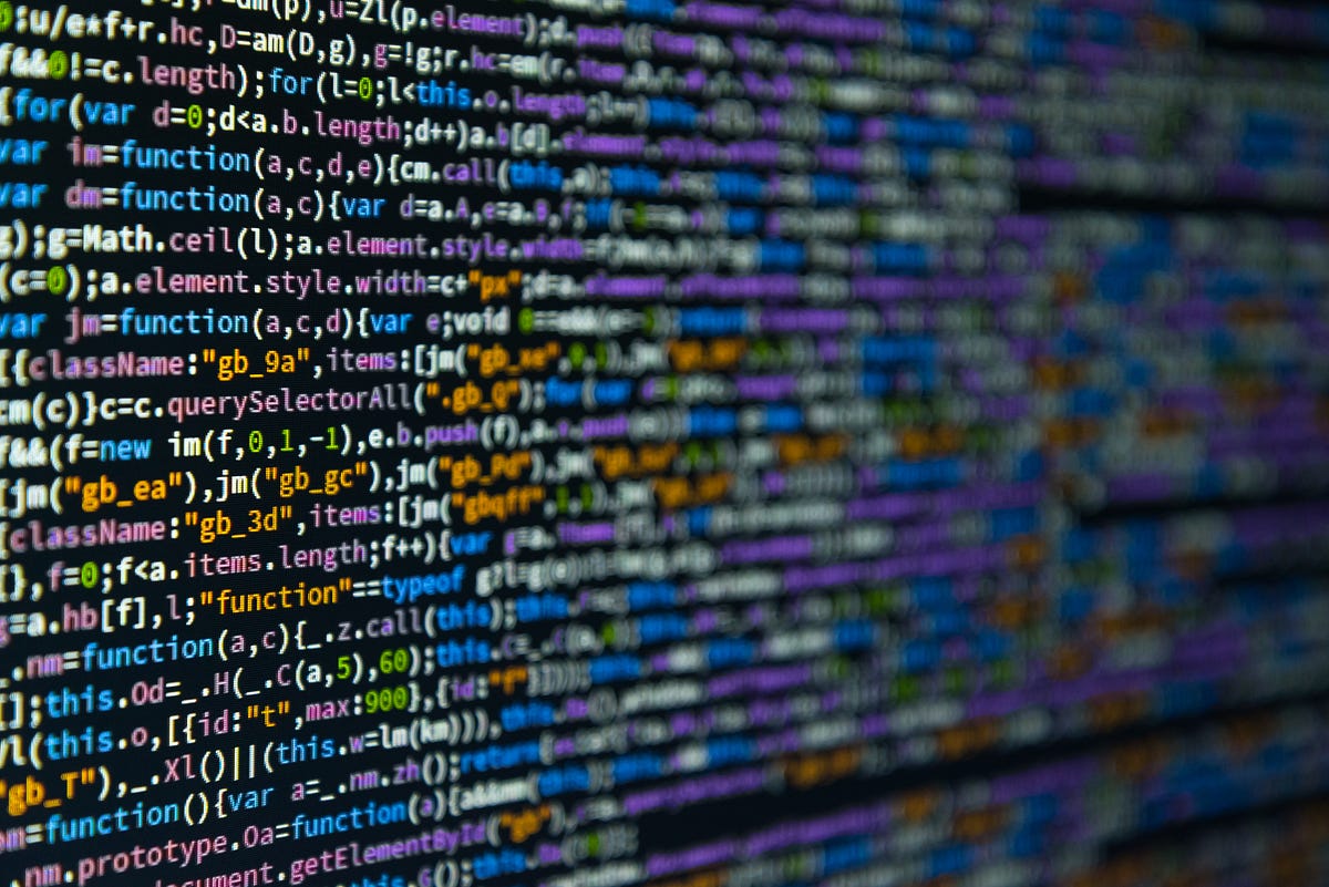web_developer_'s tweet card. A counter argument for ‘designers don’t need to know how to code’, from the perspective of a developer.