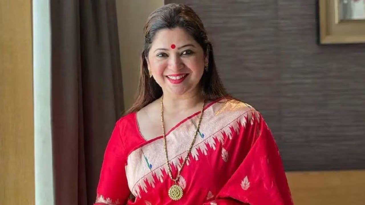 TV9Marathi's tweet card. सध्या राज ठाकरे आणि उद्धव ठाकरे यांच्या युतीची चर्चा आहे. आता शिवसेना शिंदे गटाच्या नेत्या दीपाली सय्यद यांनी ठाकरे बंधूंच्या युतीवर भाष्य केले आहे.