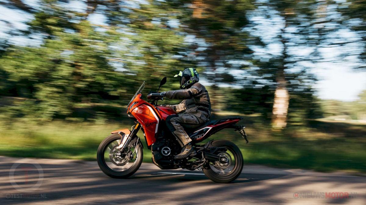 nieuwsmotor's tweet card. Door de redactie van Testmotor is de nieuwe 2025 Moto Morini X-Cape 700 als eerste in Nederland getest. - review