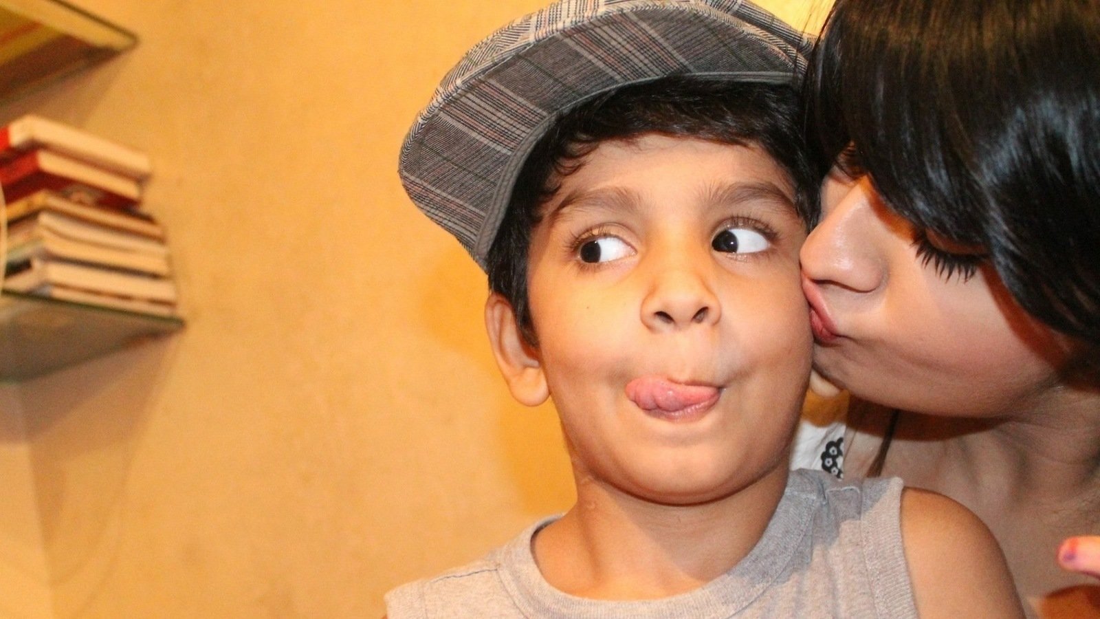 asvigneshbalaji's tweet card. .@SushmaSwaraj @MEAQuery @passportsevamea: Help me get a passport for my minor son