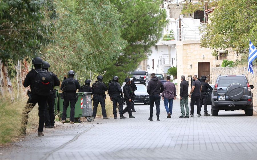 قتيلان وعدد من الجرحى في إطلاق نار في جزيرة كريت اليونانية (إكس)