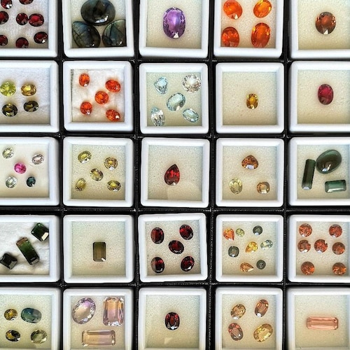 Gemstones_Paris's tweet card. Vous avez cherché ceci : Pierres77 ! Découvrez les articles uniques créés par Pierres77. Chez Etsy, nous sommes particulièrement fiers de notre communauté internationale de vendeurs. Chacun d'entre...