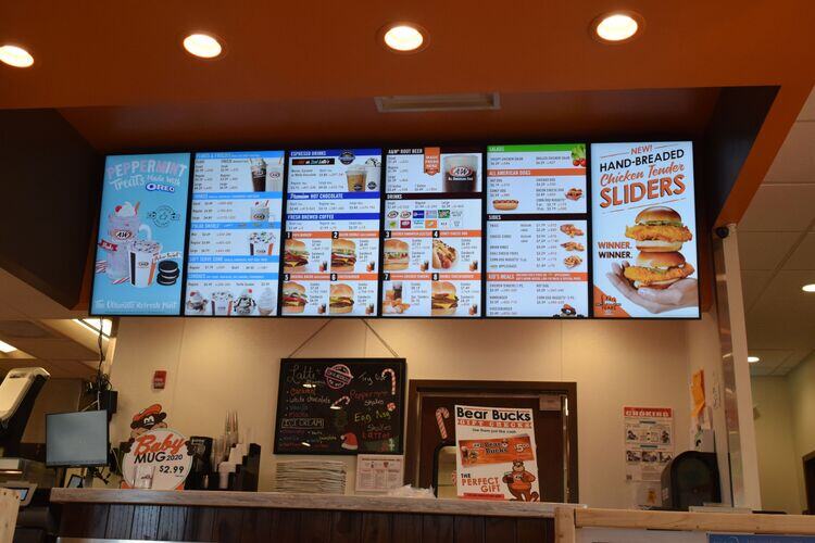 TheHowardCo's tweet card. Discover 5 reasons why upgrading to digital menu boards is a strategic investment for restaurants, and how they can drive revenue growth and efficiency!