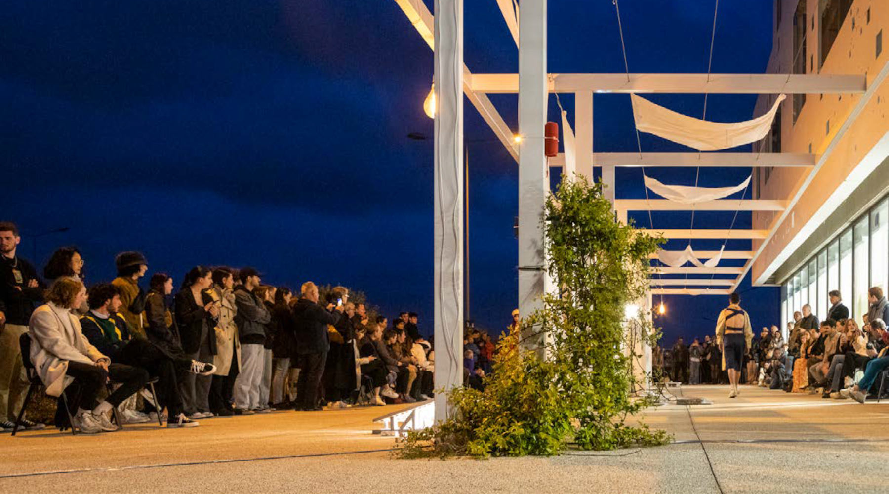 DesignetMA's tweet card. Pour la première fois cette année nous avons travaillé ensemble toute l’année scolaire pour aboutir à un défilé de mode qui s’est déroulé devant plusieurs centaines de personnes à Lattes (34) le...