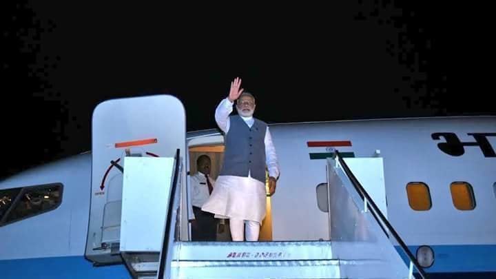 RgitSeo's tweet card. We support Pm Narendra Modi on Demonetization drive.