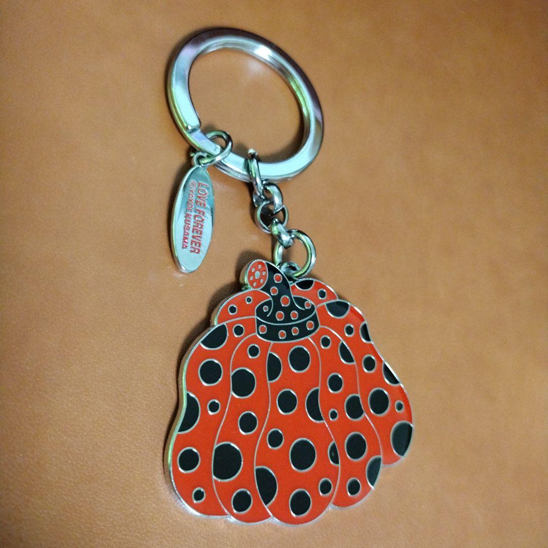 secretcodeF0124's tweet card. ラスト1個【新品】草間彌生　かぼちゃ　キーホルダー 赤をメルカリでお得に通販、誰でも安心して簡単に売り買いが楽しめるフリマサービスです。新品/未使用品も多数、支払いはクレジットカード・キャリア決済・コンビニ・銀行ATMが利用可能で、品物が届いてから出品者に入金される独自システムのため安心です。